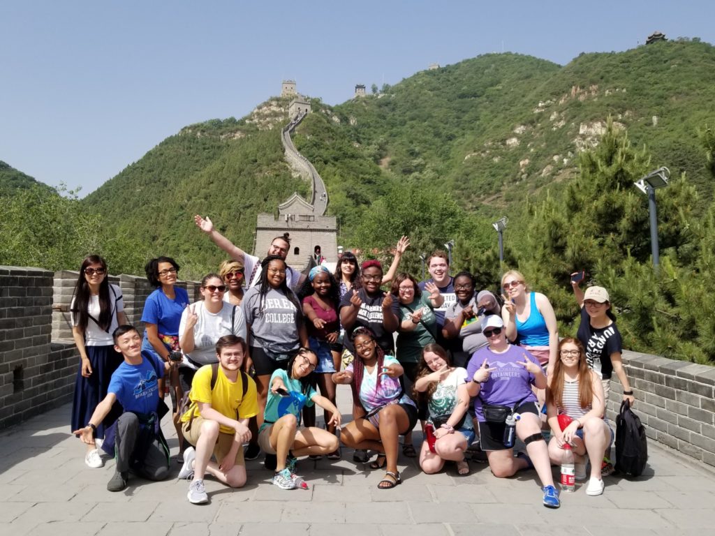 Berea College students pose for a picture on the Great Wall of China