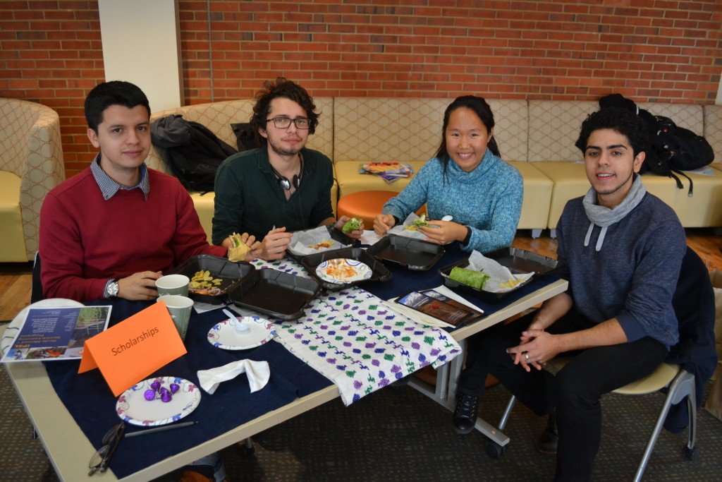 Berea College students eating lunch at a table together
