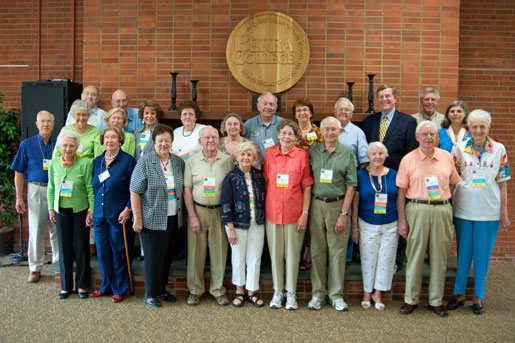 Group picture of older people at wood penniman